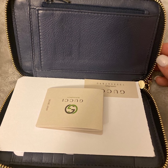 Authentic gucci women’s wallet navy blue - Picture 5 of 6
